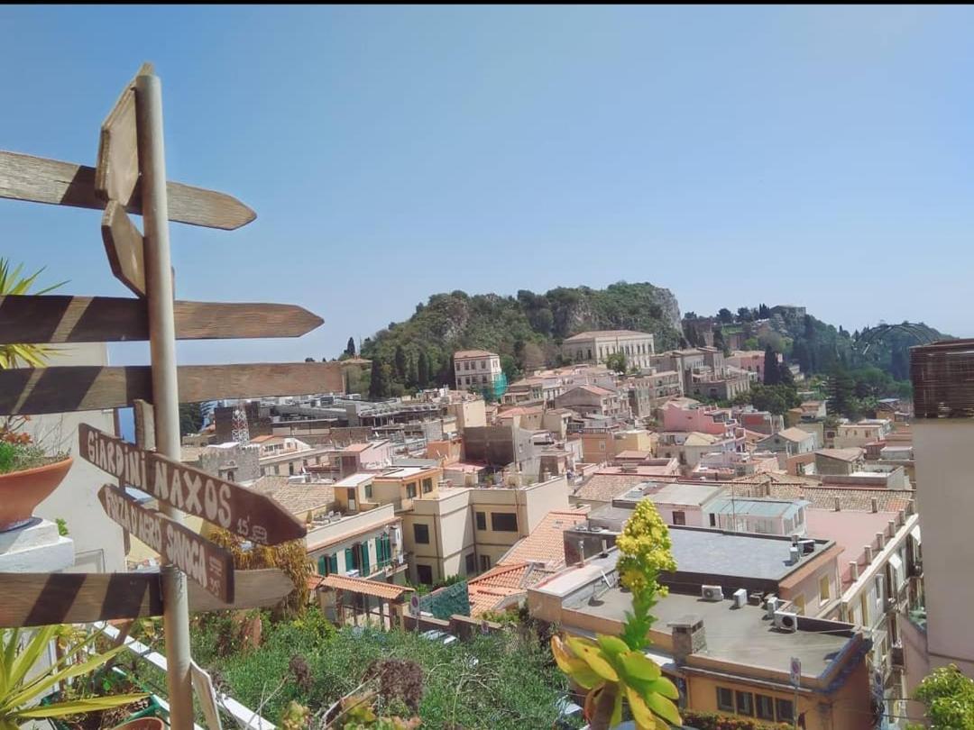 "Private Room" Stanza Privata With Private Bathroom - Shared Kitchen And Beautiful Terrace On Taormina Center Hostel Taormina Zewnętrze zdjęcie